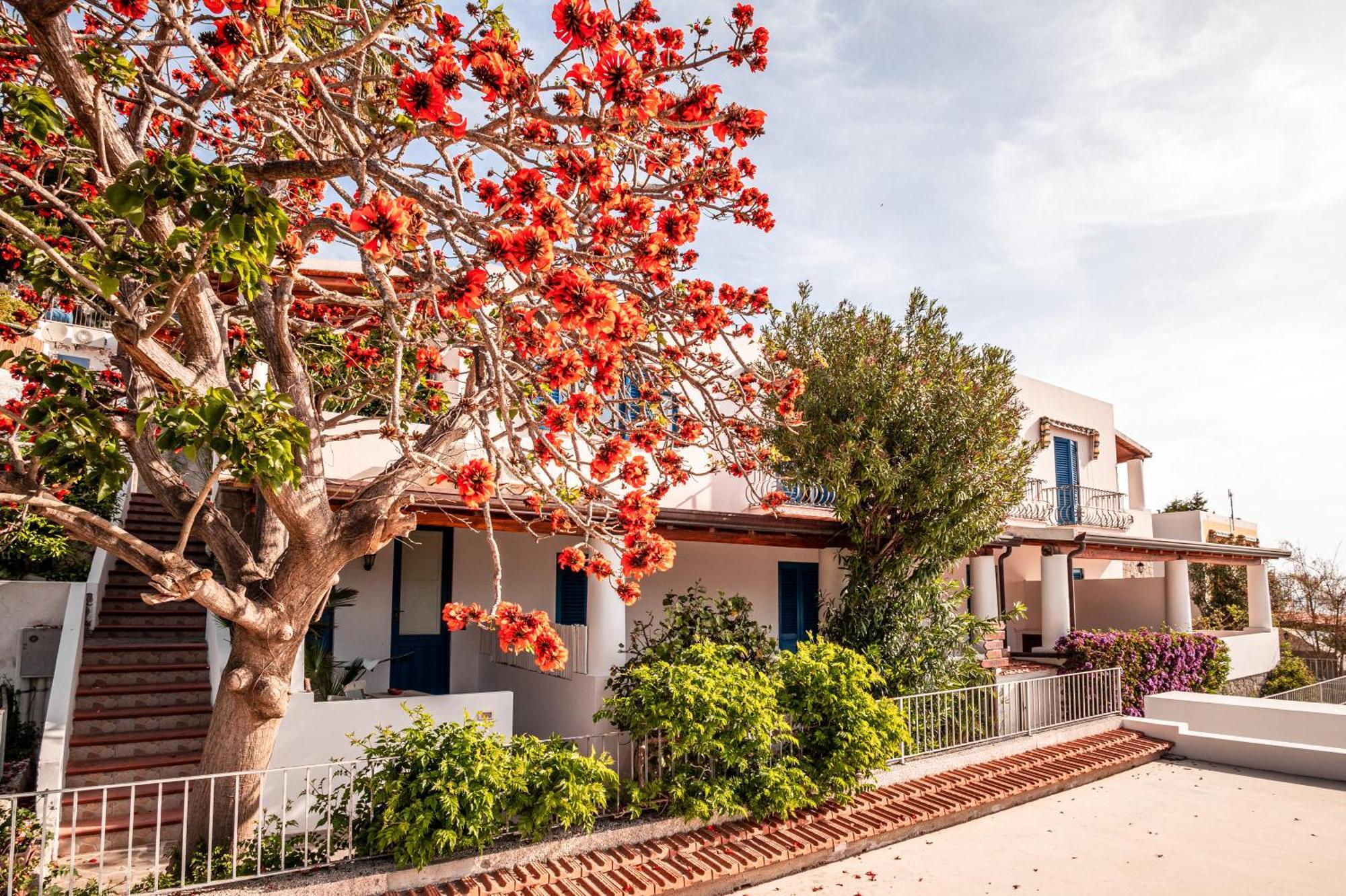 Hotel Residence La Villetta Canneto  Extérieur photo